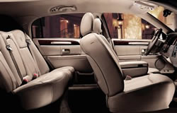 2005 Lincoln Town Car interior